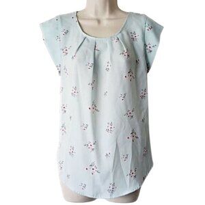 NWOT Sweet Rain Pleated Sleeveless Blouse M Light Blue Floral